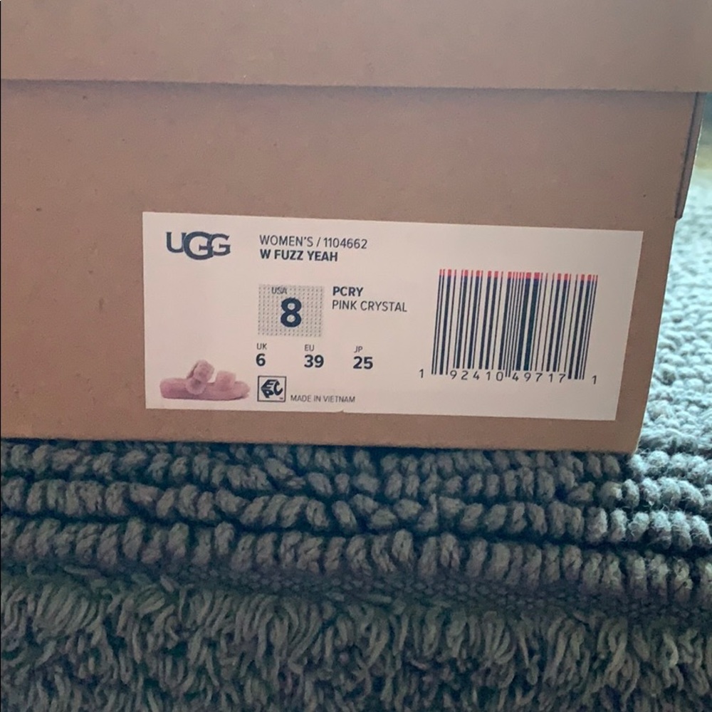 UGG W Fuzz yeah slippers in pink crystal